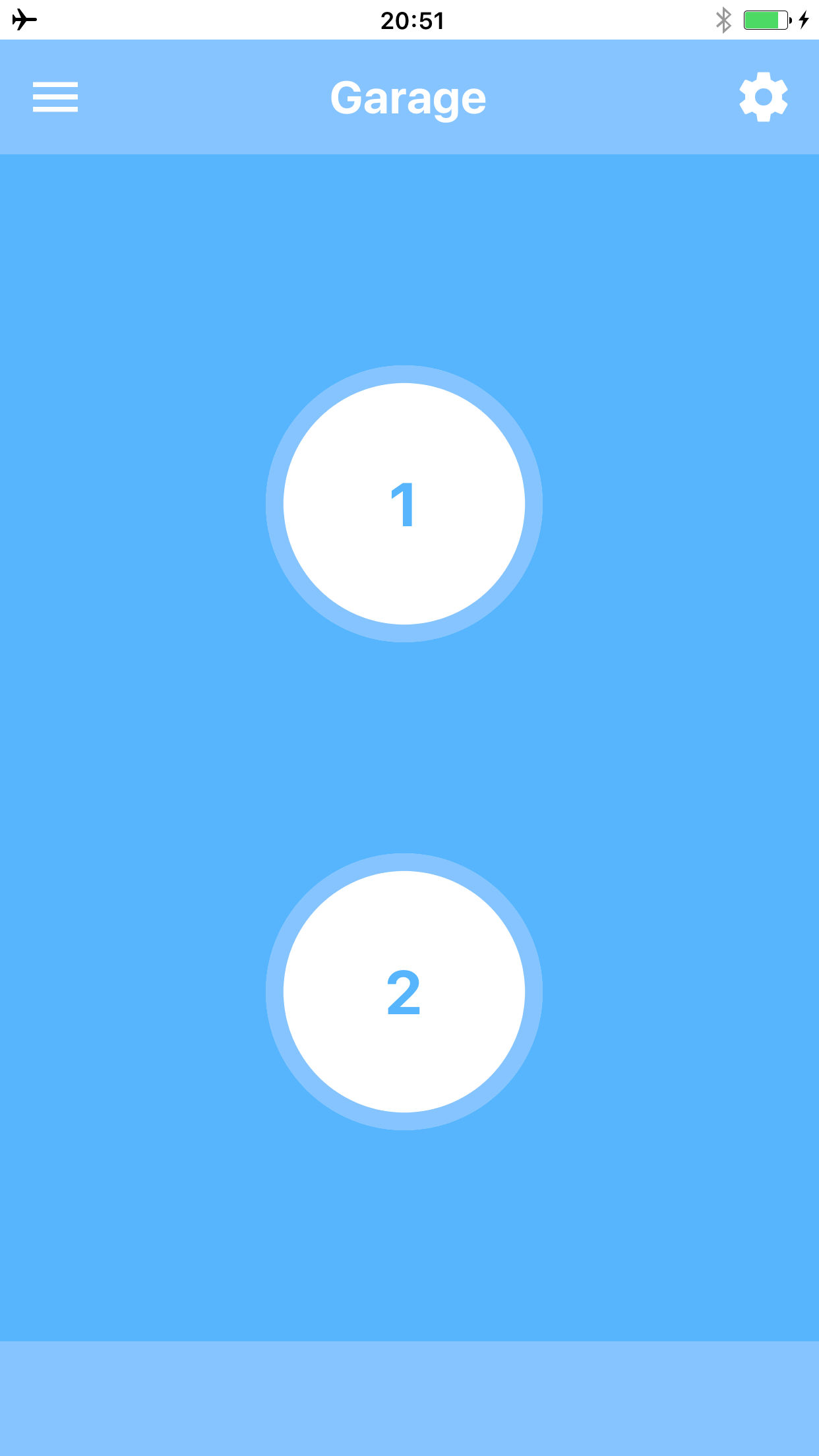 Due pulsanti. Uno per il primo relè e uno per il secondo relè (iOS app)